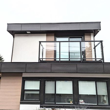 Centrally Located, Modern, 2 Bedroom Home Vancouver Exteriér fotografie